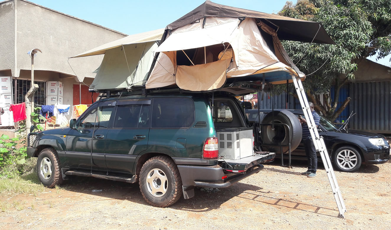 Toyota land cruiser TX/GX/V8 For Hire with Rooftop tent