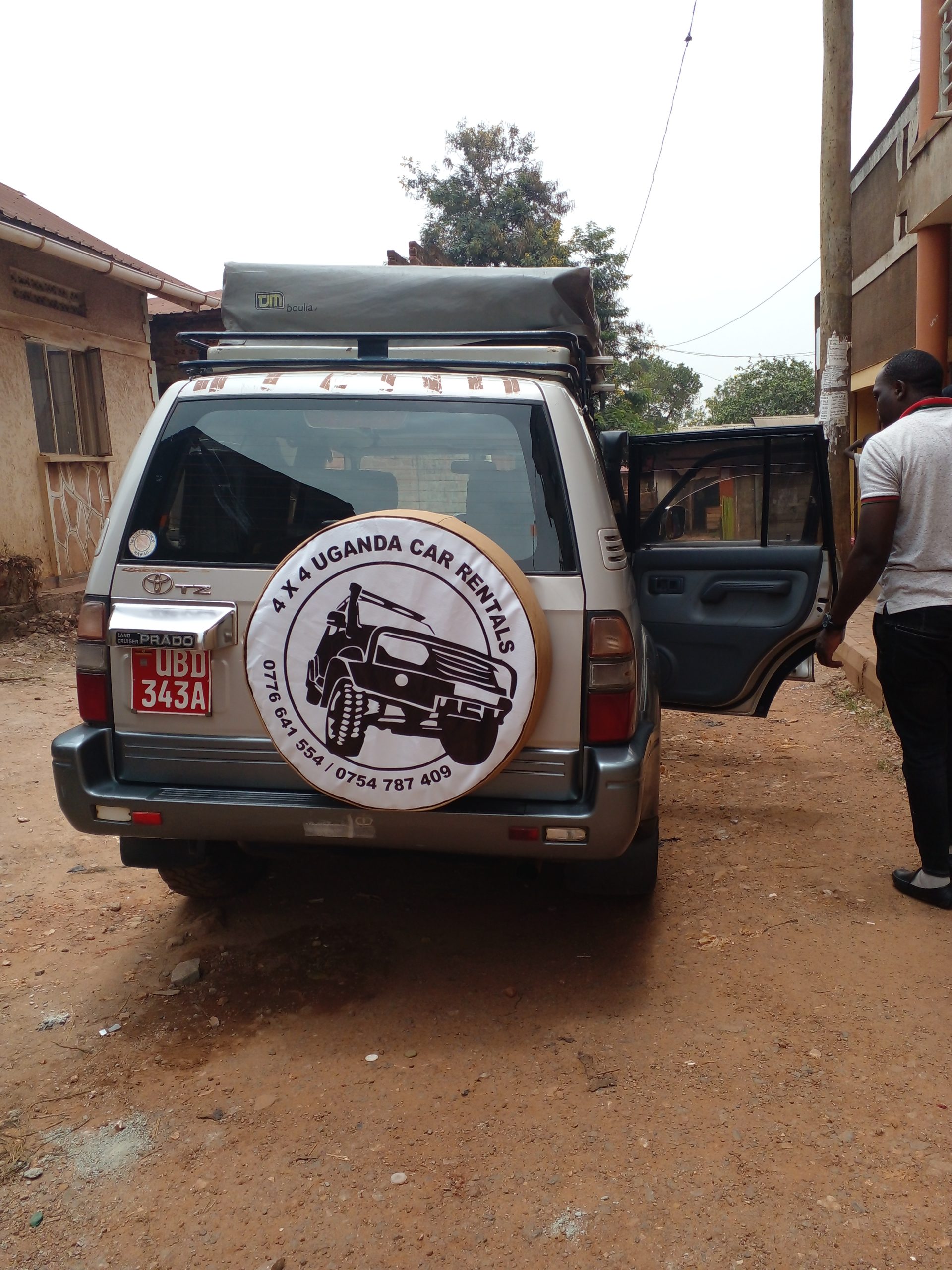 Where to go for self-drive safaris in Uganda