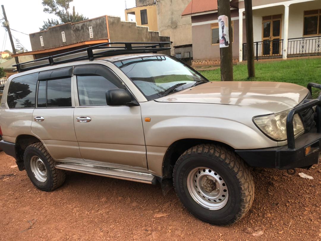 7 Essential Tips for Land Cruiser Rentals in Uganda
