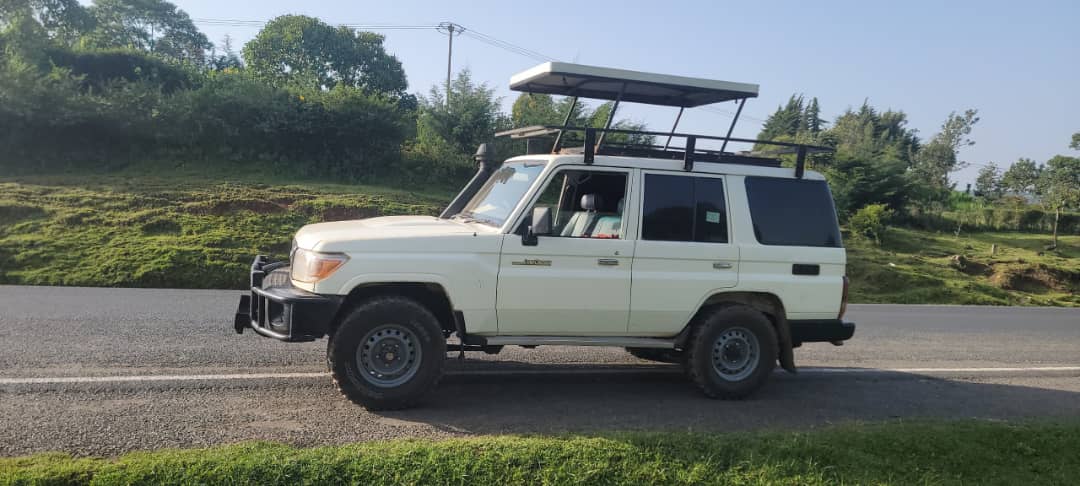Car Rental in Uganda for Travelers from Poland