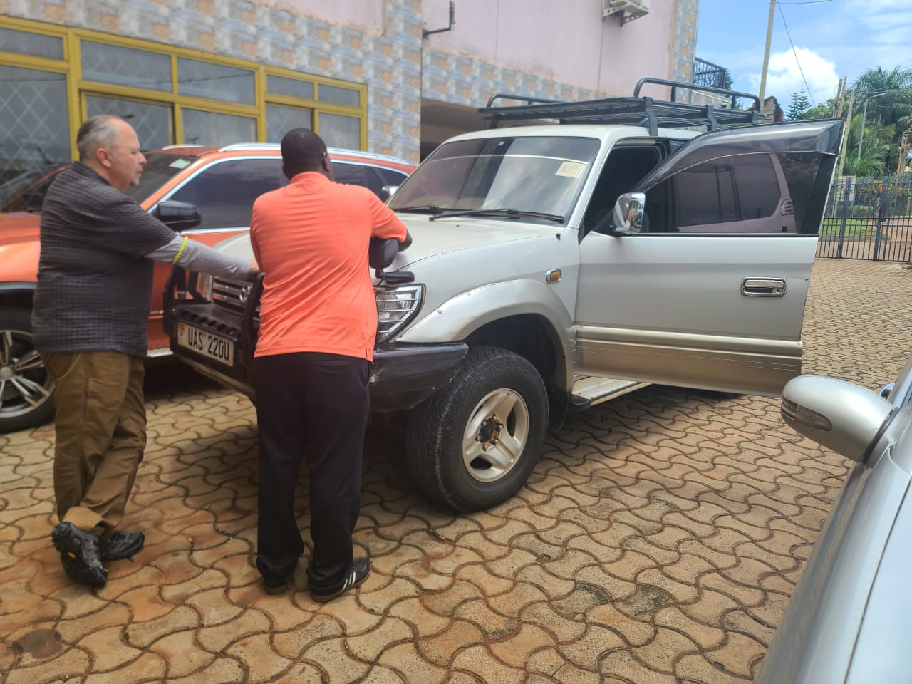 Hire a Car in Uganda and Cross Border to Rwanda